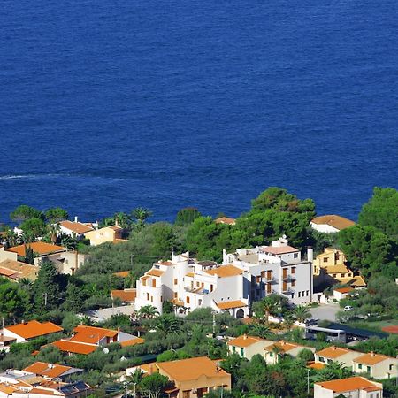 Hotel Baia Del Capitano Чефалу Экстерьер фото